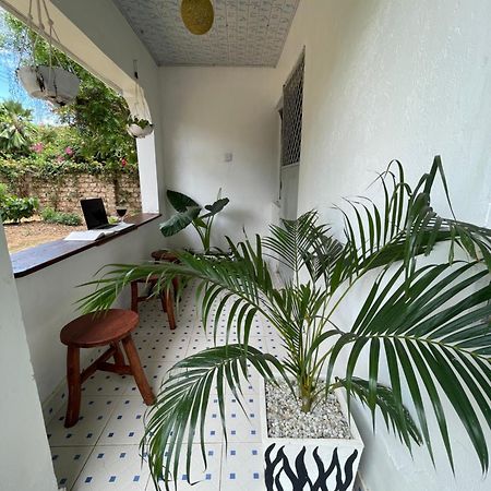 Savita House Diani Magutu Buitenkant foto