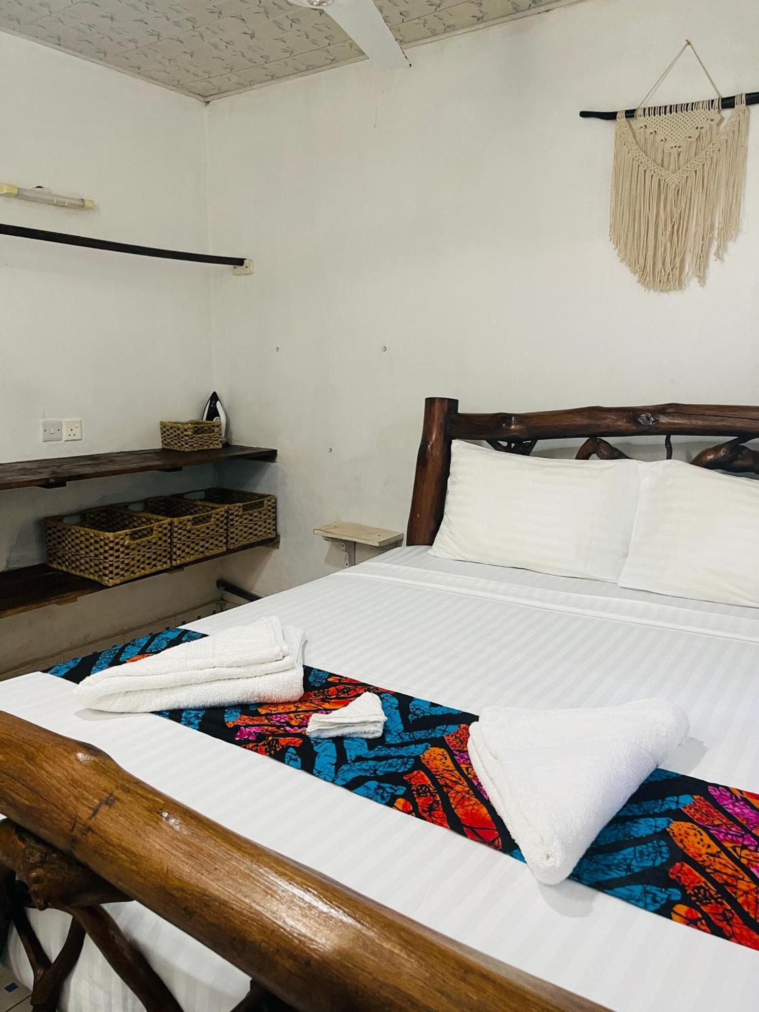 Savita House Diani Magutu Buitenkant foto