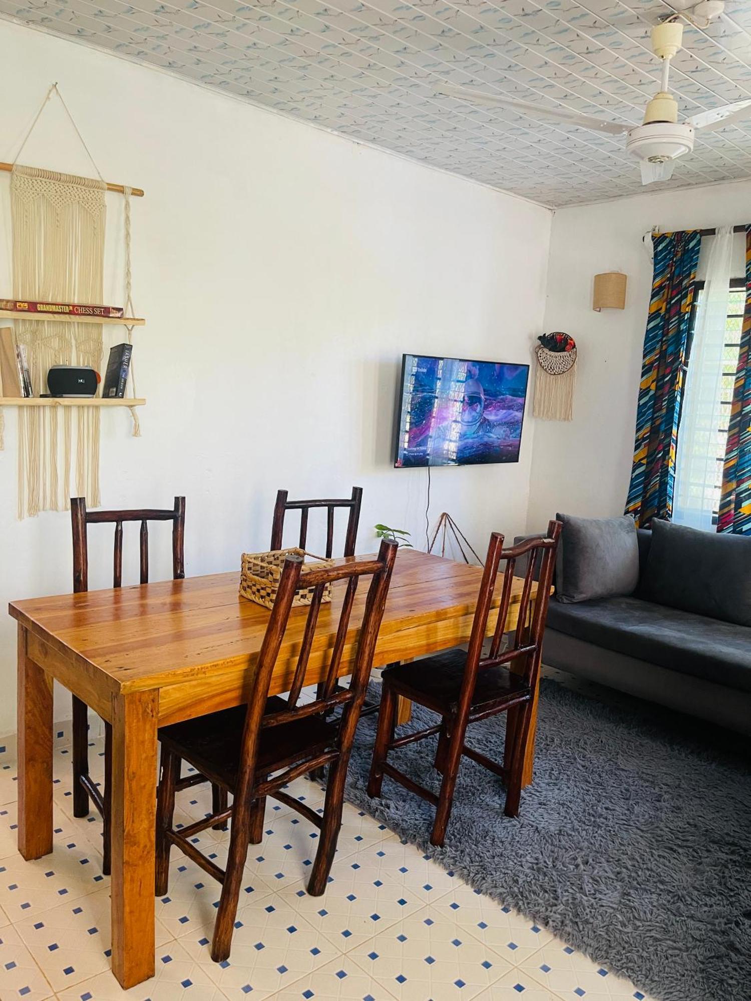 Savita House Diani Magutu Buitenkant foto